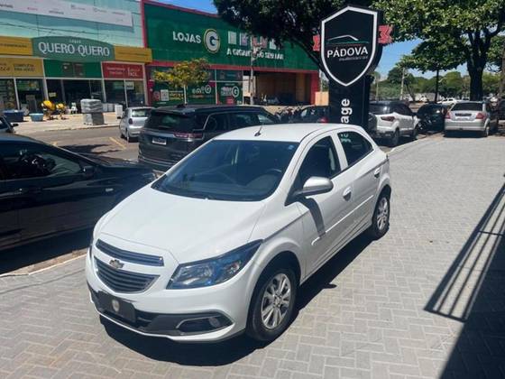 CHEVROLET ONIX 1.0 MPFI LOLLAPALOOZA 8V FLEX 4P MANUAL